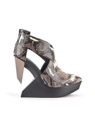 United Nude