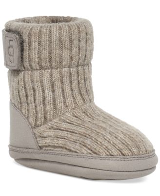 UGG® - Baby Skylar Slipper Booties & Beanie