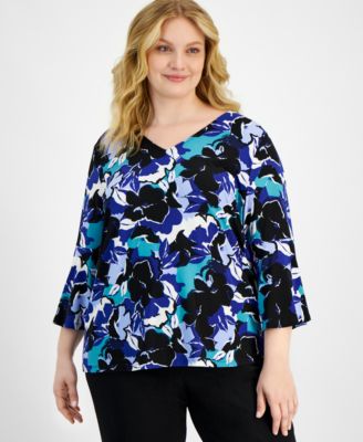 Kasper - Plus Size V-Neck Floral Flutter-Sleeve Top
