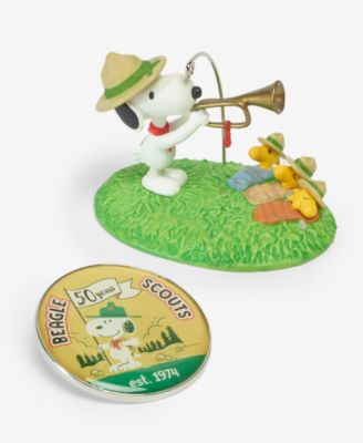 Hallmark - Christmas Ornament and Pin The Peanuts Gang Beagle Scouts 50th Anniversary Rise and Shine, Set of 2
