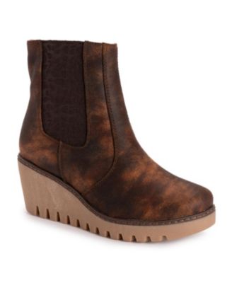 MUK LUKS