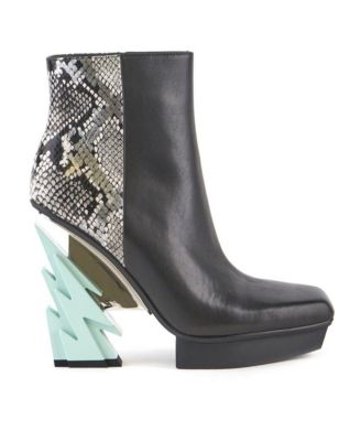 United Nude