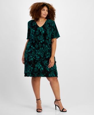 Connected - Plus Size V-Neck Short-Sleeve Jersey Sheath Dress