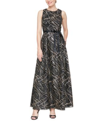 Alex Evenings - Petite Sequinned Embroidered Evening Gown