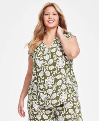 Vince Camuto - Plus Size Printed V-Neck Flutter-Sleeve Top